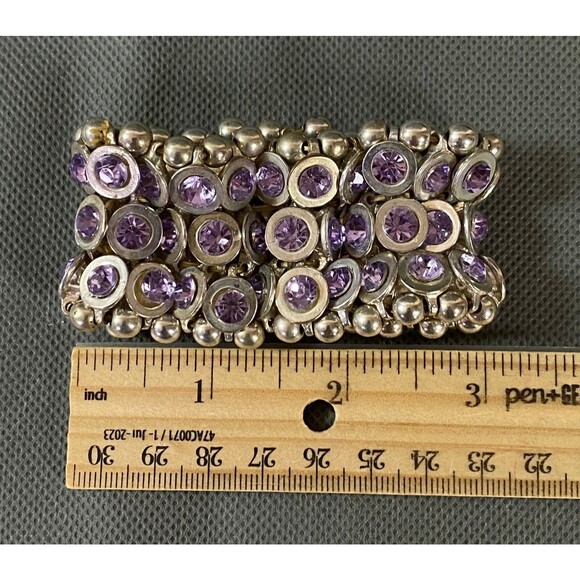 Costume Gem Bracelet 6 Inches Purple Plastic Silver Tone Elastic Stretch - Picture 8 of 8